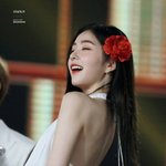 머리에 꽃꽂고 하바나 춤추는 아이린