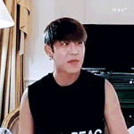 [박우진] <b>우진</b>인 부끄러운데 팔뚝은 화가 났나봐...