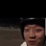 [댓글부탁해] <b>헬맷</b>쓰고 오토바이타는 홍원❤