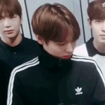 [댓글부탁해] <b>브이앱</b> 할때마다 겁나 잘생긴 박지훈