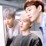 [EXO] 스니커즈<b>디자인</b>하는 다람쥐들