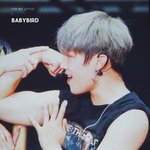 [박우진] 팔뚝 자랑하는 뽀얀 박쪼꼬