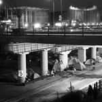 [드루와] 엑소콘서트장 근처에서 <b>노숙</b>하는 빠순이들....