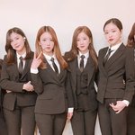 [댓글부탁해] 여돌 <b>정장</b>좀 많이 입혀줬음 좋겠다
