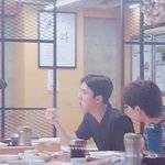 [EXO] 와 내<b>친구</b> <b>밥</b>먹으러가ㅛ는데 엑소