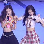 허리가 엄청 가는 블핑 제니+로제