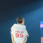 [박우진] 아 ㅠㅠ ㄱㄹ이한테 안기는데 ㅠㅠㅠㅠㅠㅠ