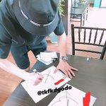 [EXO] 민석이 목격담 뜸 또 <b>장가</b>에서 ㅎㅎ