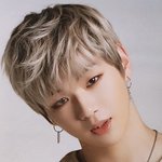[강다니엘] <b>투디</b> 겜캐야 머야