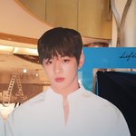 [강다니엘] 워너원팝업스토어 굿즈 <b>실사</b>