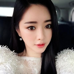 <b>홍수아</b> 같은 얼굴은 이쁘긴 한데