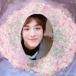 나 똑같은 신발인데 <b>색깔</b>만 다른 거 삼 ㅇㄴ