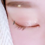 속눈썹이 중간부터 있어