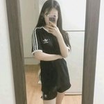 얘들아 이런옷 입으면 눈에 띄어..?