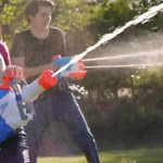 [드루와] 날씨 도랏냐... <b>물총</b>사서 막 쏴대고시픔