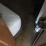 ㅆㅂ <b>내방</b> ㅈㄴ좁아 ㅆㅂ