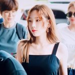 [드루와] 오늘자 태연 <b>공항</b>사진 시상식인줄