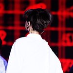 [이대휘] 떨어지는 <b>땀방울</b>까지 갓 벽 한 이대휘