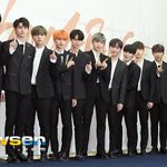 [댓글부탁해] 워너원, 호텔 무단침입 사생 논란 속 "정신적 스트레스"
