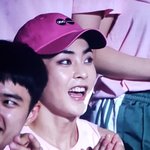 [시우민] 시우민 형님<b>옆</b>에서 또 신났음 ㅋㅋ