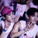 [EXO] <b>성덕</b> 우민 오늘도 ㅋㅋㅋㅋ