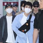 [시우민] 기사사진에서도 핑쿠핑쿠한 <b>무릎</b>(시우민)