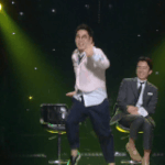 셔츠+안경 차림으로 취향저격하는 연우(<b>feat</b>. 유희열)