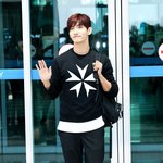 최강창민 올 블랙 공항패션