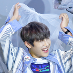 [박우진] 어떻게 저렇게 웃지
