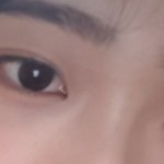 <b>눈밑</b>에점찍고다니는거 개에바?