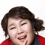 <b>귀척</b>을 너무 과하게 하네