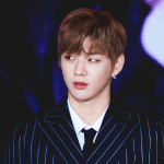 [드루와] 어제자 꽃을 든 강다니엘