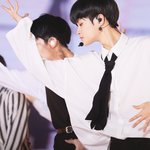 [이대휘] 이대휘 옆선 <b>손끝</b>까지