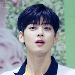 <b>소비</b>러와 존잘님