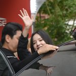 오랜만에 팬들 앞에 모습 드러낸 <b>솔지</b>