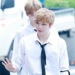 <b>전신</b>샷부터 보고와야하는 남돌