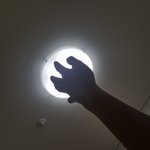 빛을 쏟는 스카이야<b>이야</b><b>이</b>야이야<b>이야</b>