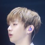 [강다니엘] 강다니엘 인이어 예쁘다