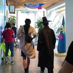 와 이분 누구임? 다리 조카 예쁘다