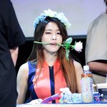 <b>화관</b>쓰고 공주님 된 여돌