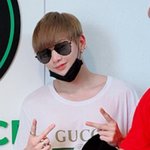 [강다니엘] <b>피부</b>가 어떻게 이렇게 좋지