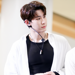 현실남친상이라는 <b>로우</b>
