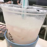 카페왔는데 음료가 이상한것가타 ㅠㅠ