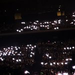 [EXO] 무대 조명보다 갠응원<b>도구</b>가 밝을듯