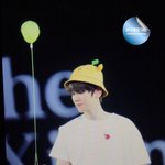 [EXO] 와 백현이 <b>풍선</b>들고 있는줄