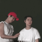 [EXO] 자기한테 뭔짓한줄알고 <b>의심</b>스럽게 보는 경수