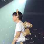 [EXO] 나 <b>저</b> 곰돌이랑 계속 <b>눈</b> 마주침