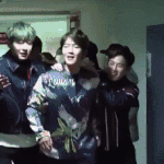 [EXO] ??? : <b>행님</b> 그 쪽 아닙니다