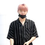 워너원 윤지성 공항패션!