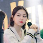 서서히 예리 <b>입덕</b>을 하게 되면서